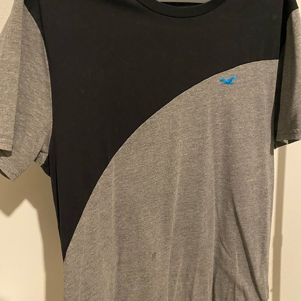 Hollister Black and Gray Short Sleeve Tee